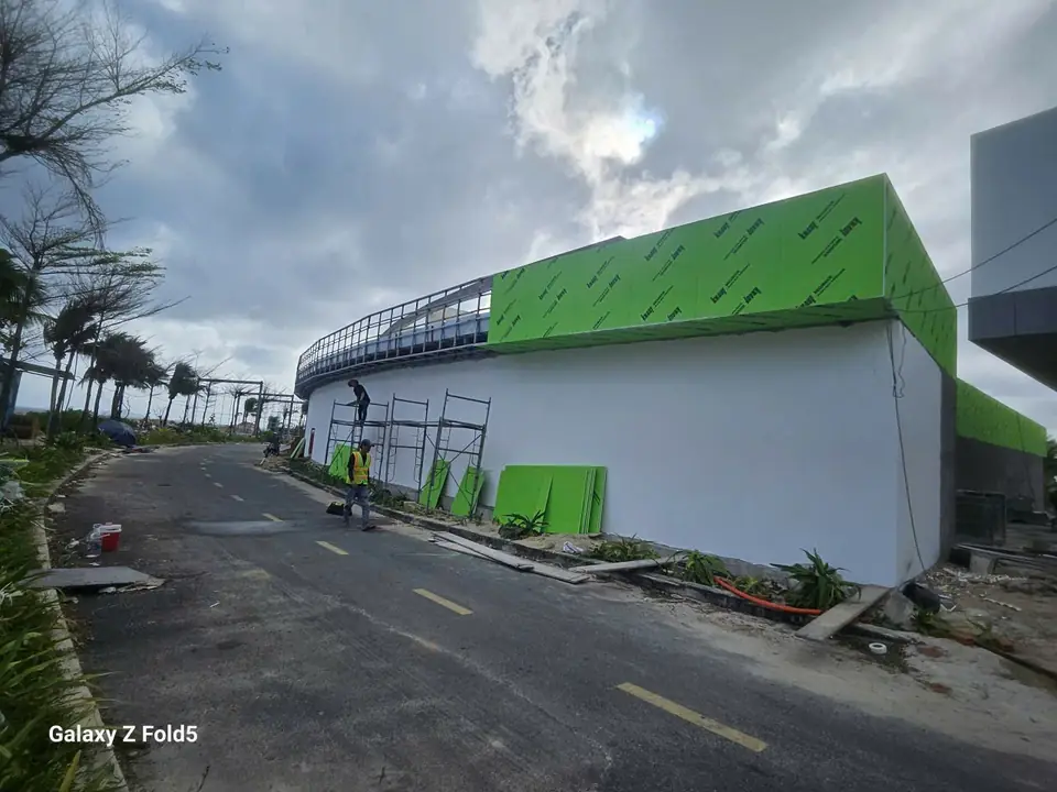 Thi công vách ngoài trời chống ẩm biệt thự Nha Trang